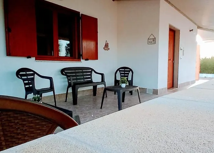 Zaira Villa *